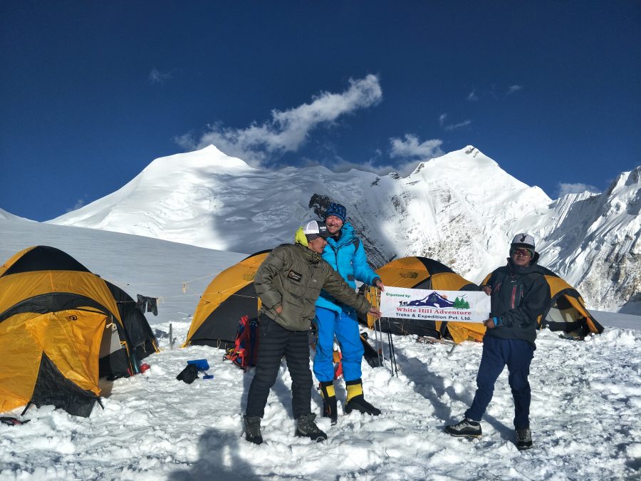 Mt. Himlung (7,126 mtrs) expedition. 