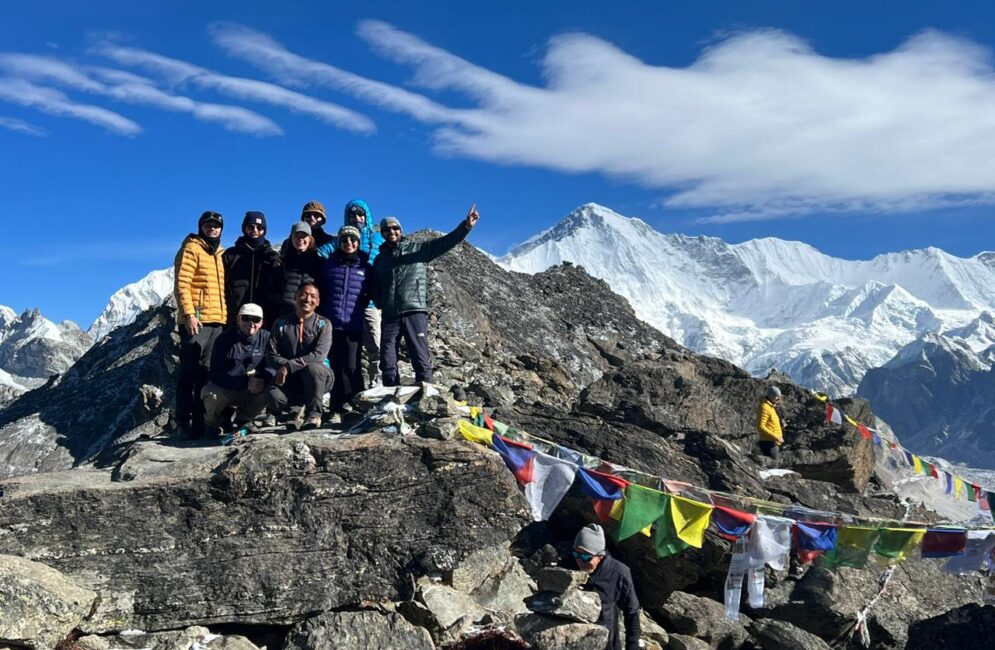 trekking Nepal’s mountain